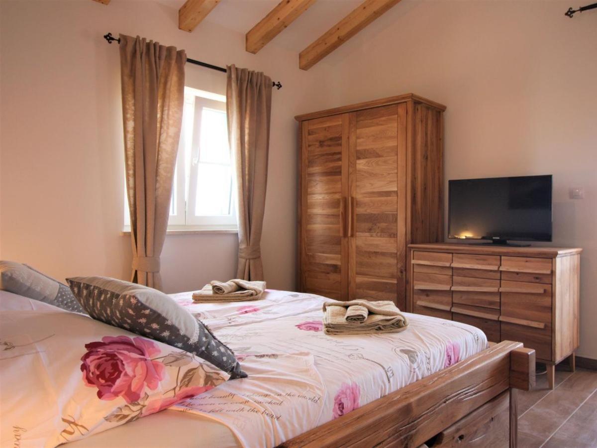 Moderne Istrische Steinvilla - 4 Sterne Mit Privatem, Beheizbaren Pool & Meerblick Kavran Esterno foto